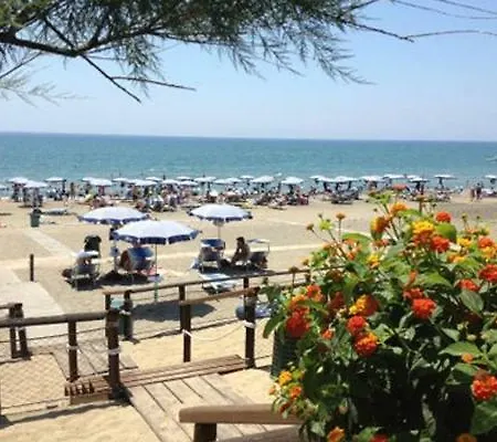 La Rosa Blu Konukevi Lido Di Fondi